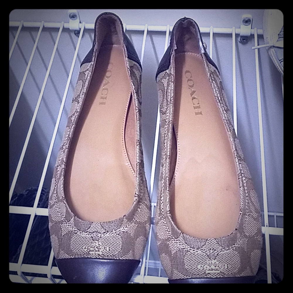 Size 8.5 coach flats